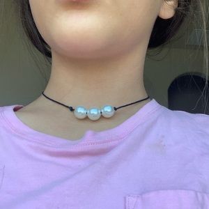 Pearl choker
